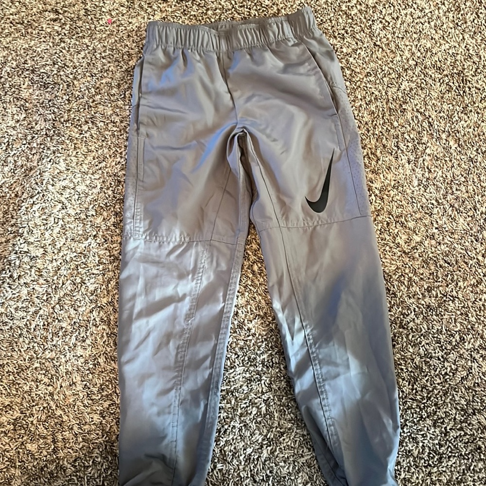 Boys Nike Xs pants. Very thin, breathable Material